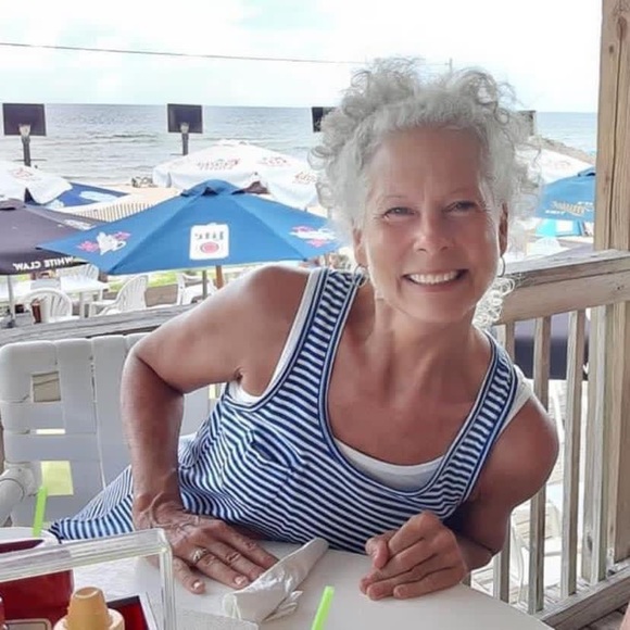 Meet your Posher, Alisa - Picture 1 of 1